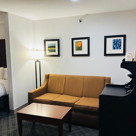 Comfort Suites Plymouth Near Us-30 Екстер'єр фото