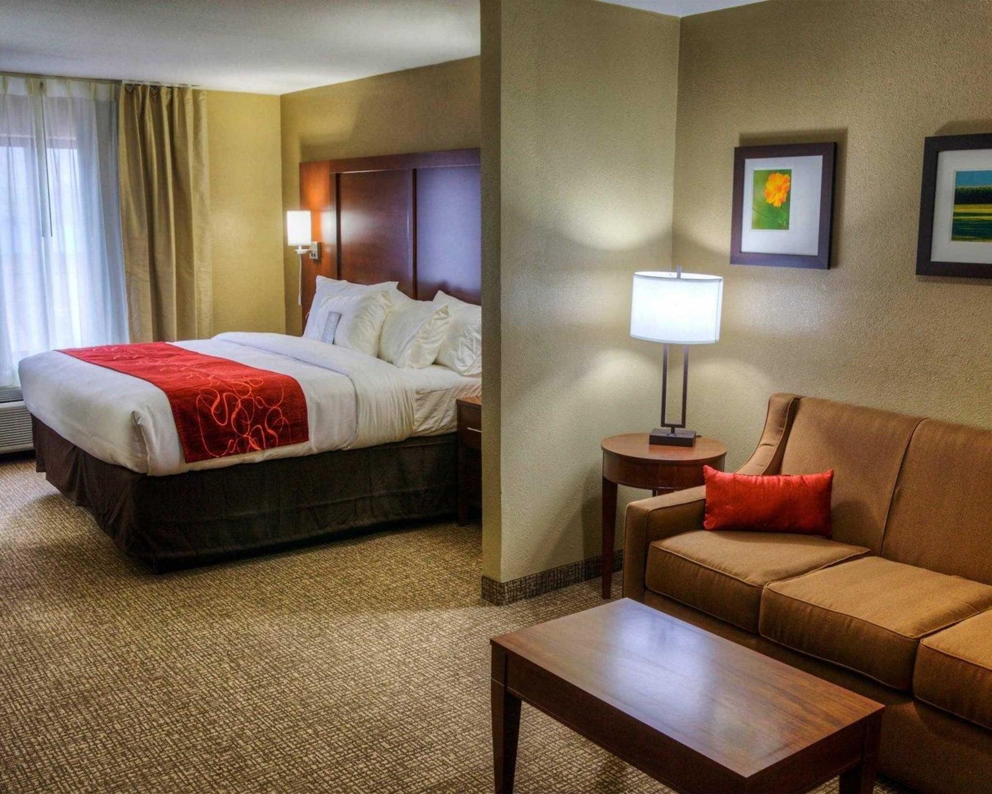 Comfort Suites Plymouth Near Us-30 Екстер'єр фото
