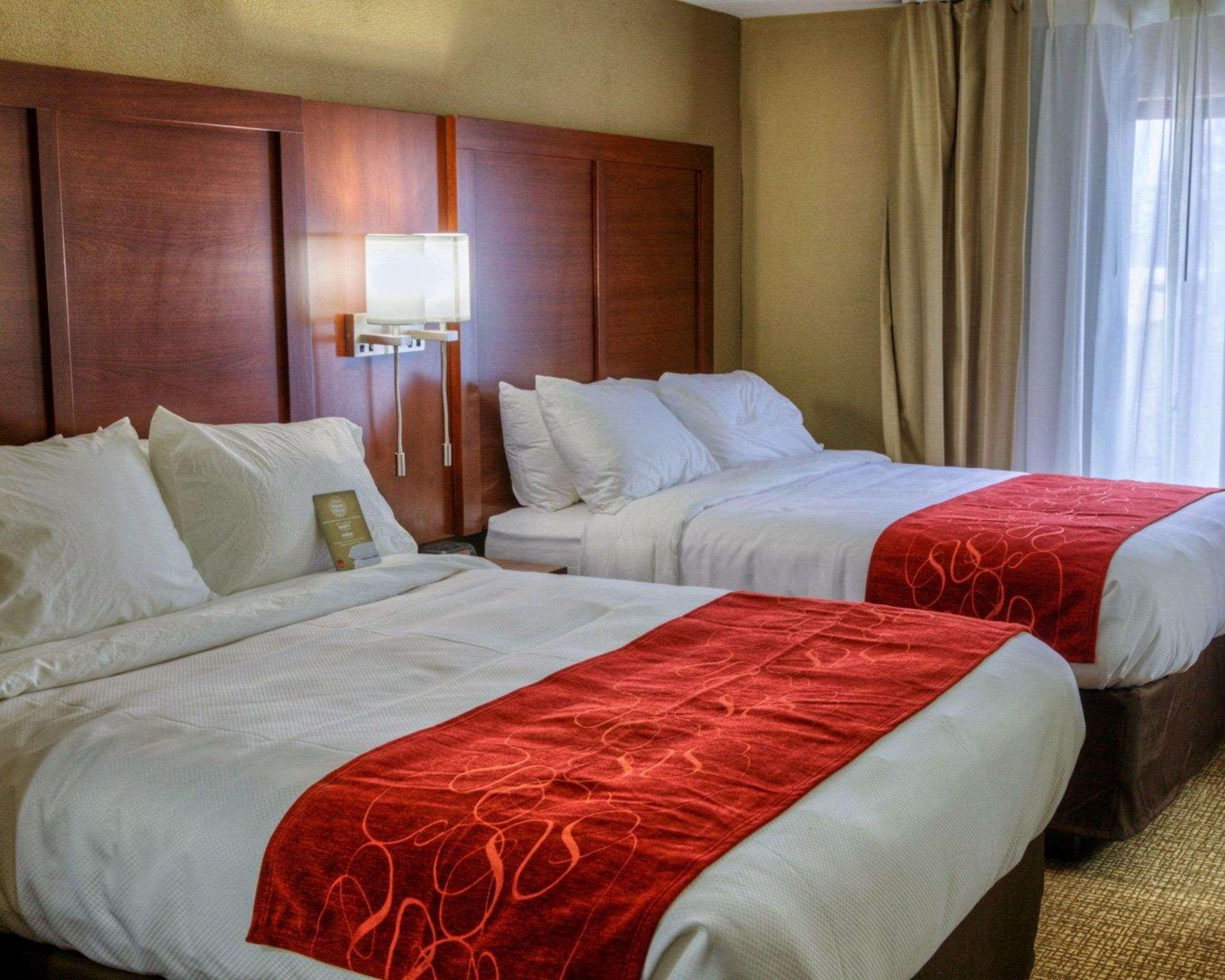 Comfort Suites Plymouth Near Us-30 Екстер'єр фото