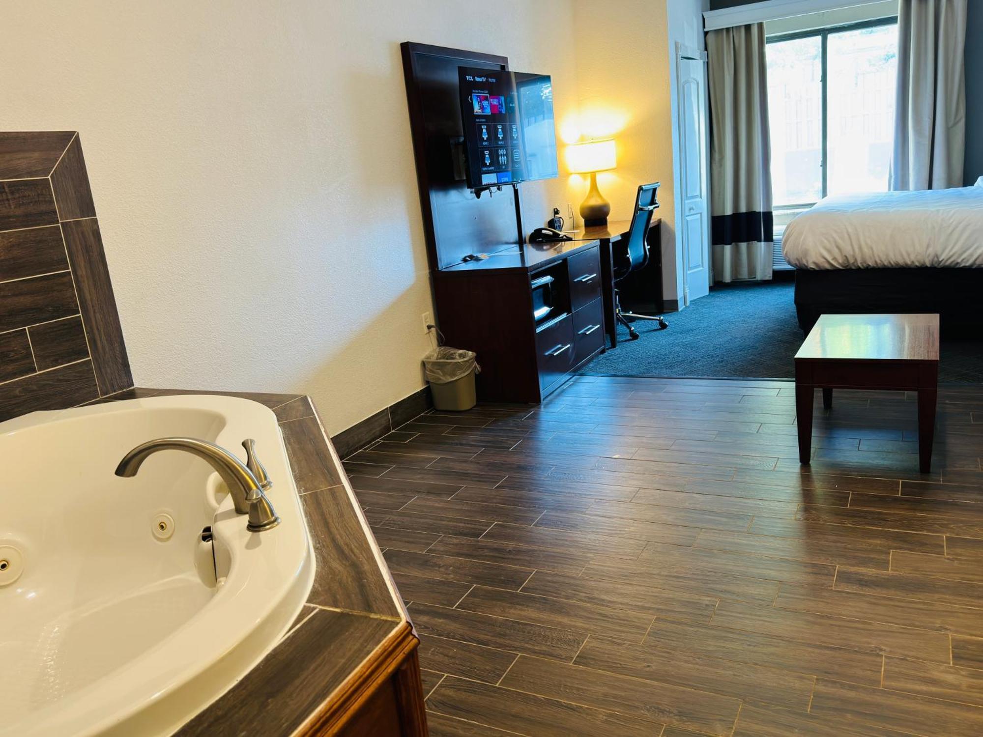 Comfort Suites Plymouth Near Us-30 Екстер'єр фото