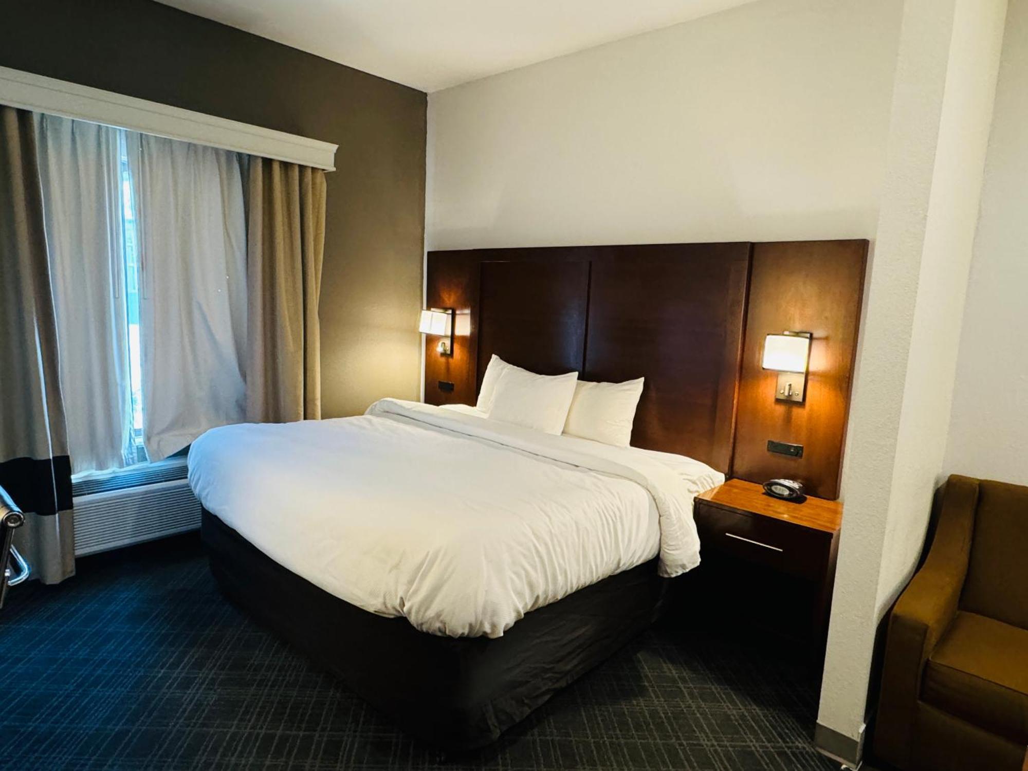 Comfort Suites Plymouth Near Us-30 Екстер'єр фото