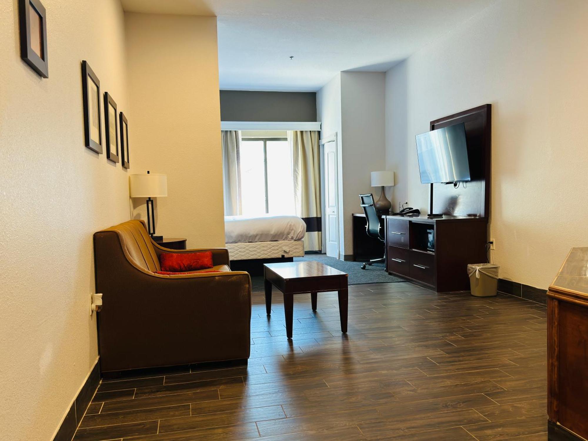 Comfort Suites Plymouth Near Us-30 Екстер'єр фото