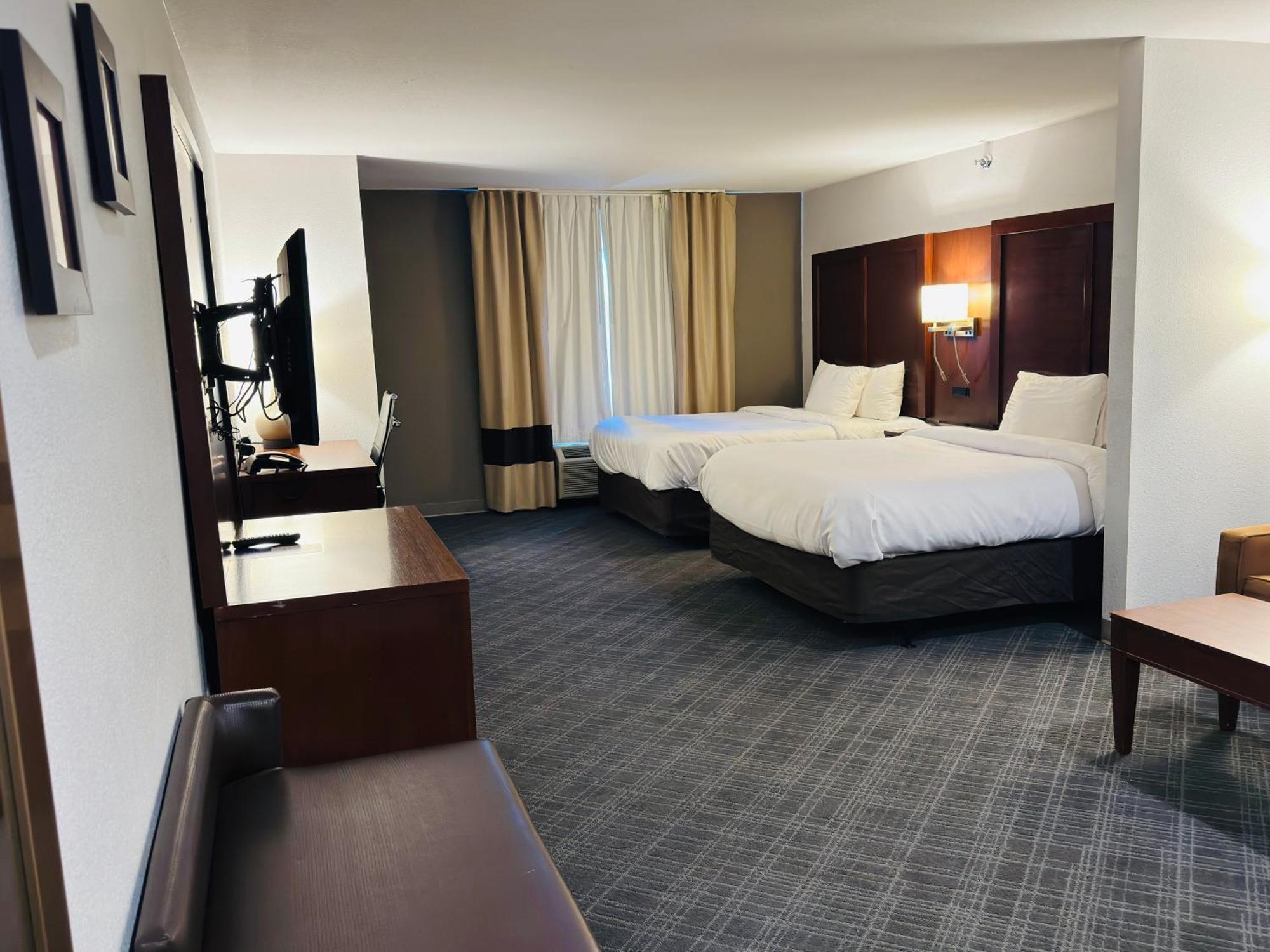 Comfort Suites Plymouth Near Us-30 Екстер'єр фото
