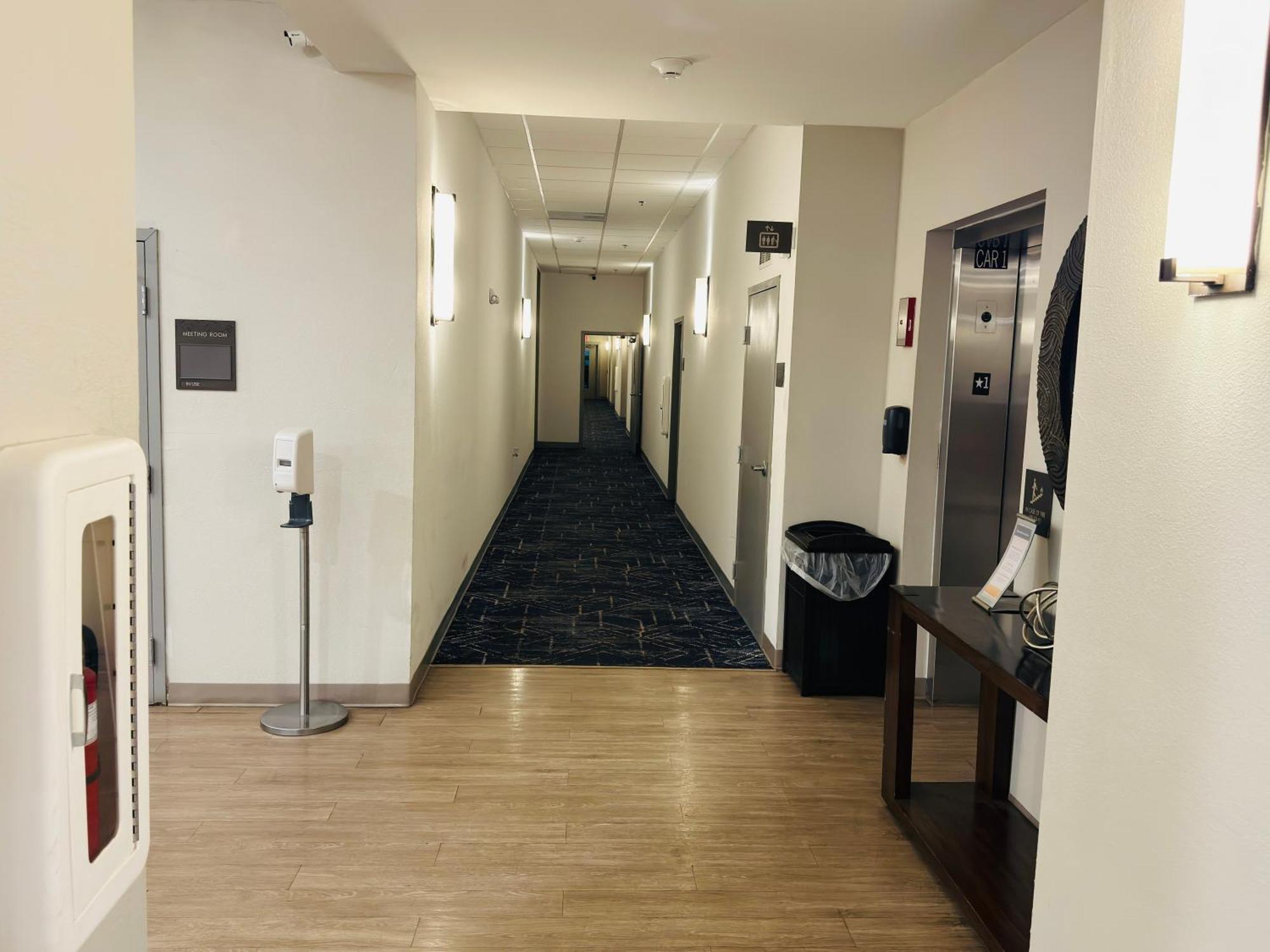 Comfort Suites Plymouth Near Us-30 Екстер'єр фото