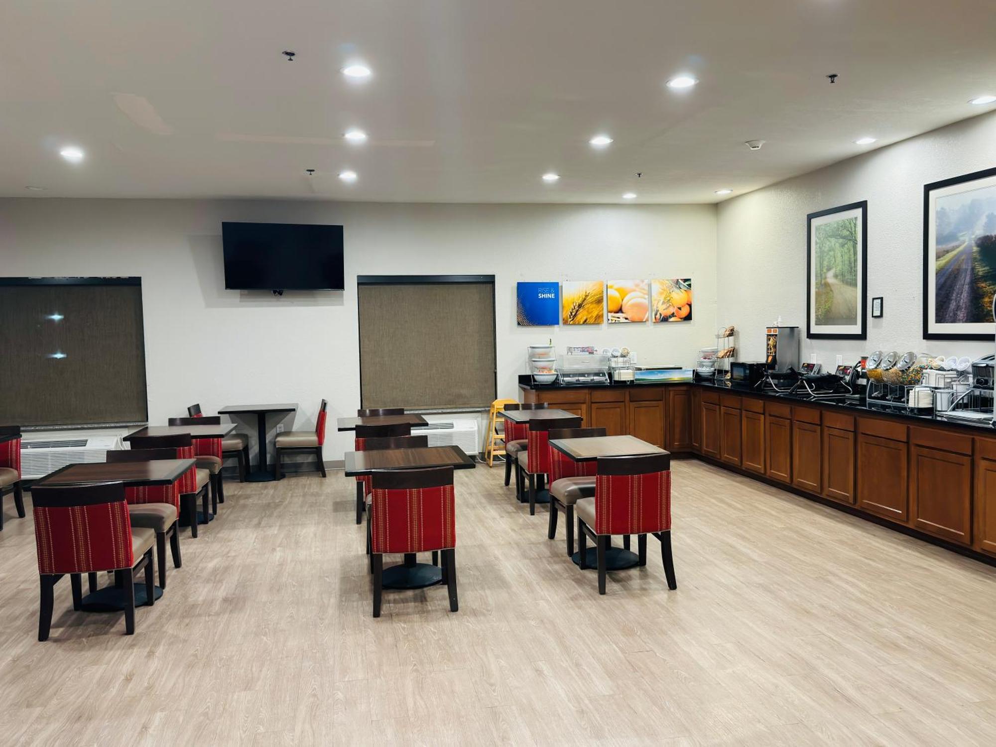 Comfort Suites Plymouth Near Us-30 Екстер'єр фото