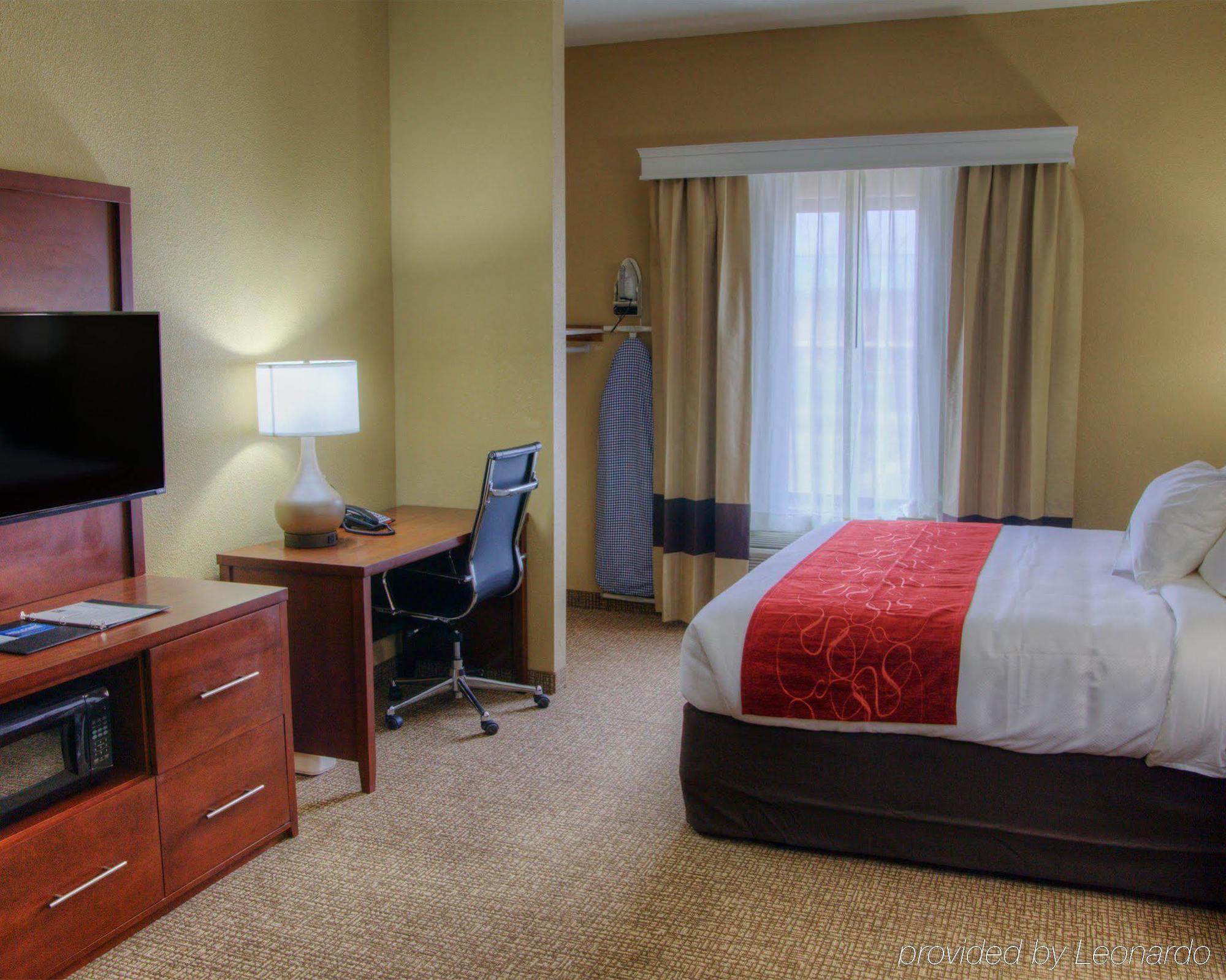 Comfort Suites Plymouth Near Us-30 Екстер'єр фото